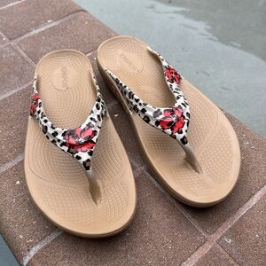 OOFOS Oolala Limited Leopard Flora sz 9